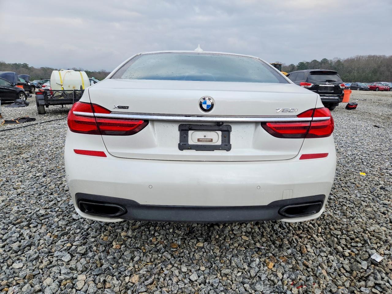 2018 BMW 750 Xi - Фото 6