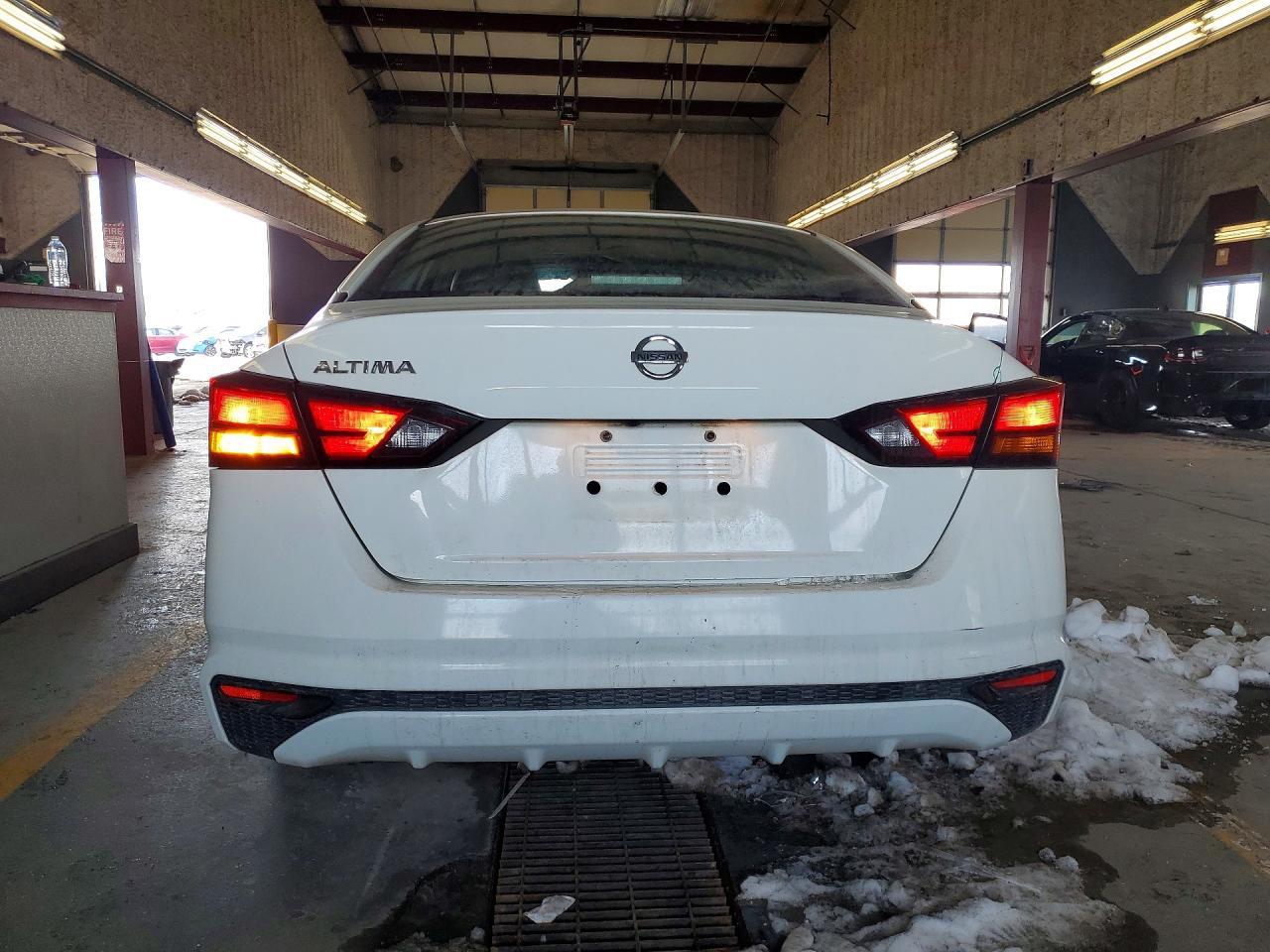 2021 Nissan Altima 2.5 S - Image 6
