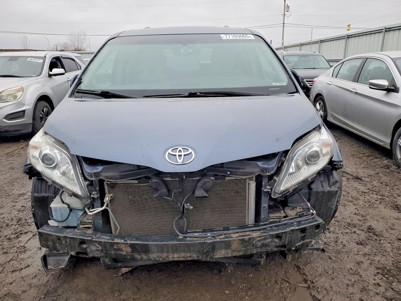 2015 Toyota Sienna Le - Фото 5