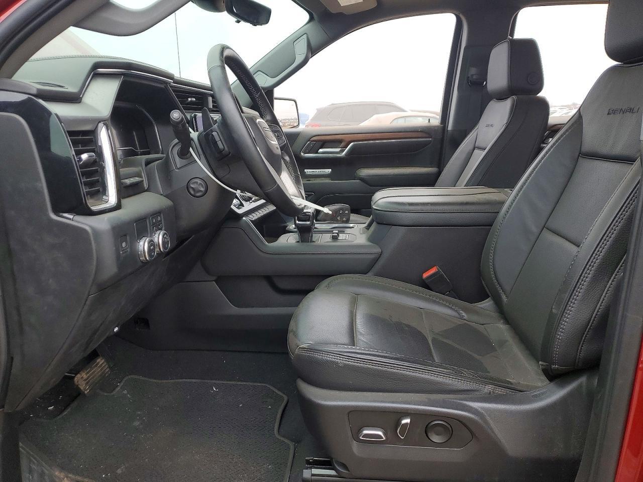 2023 GMC Denali - Image 7