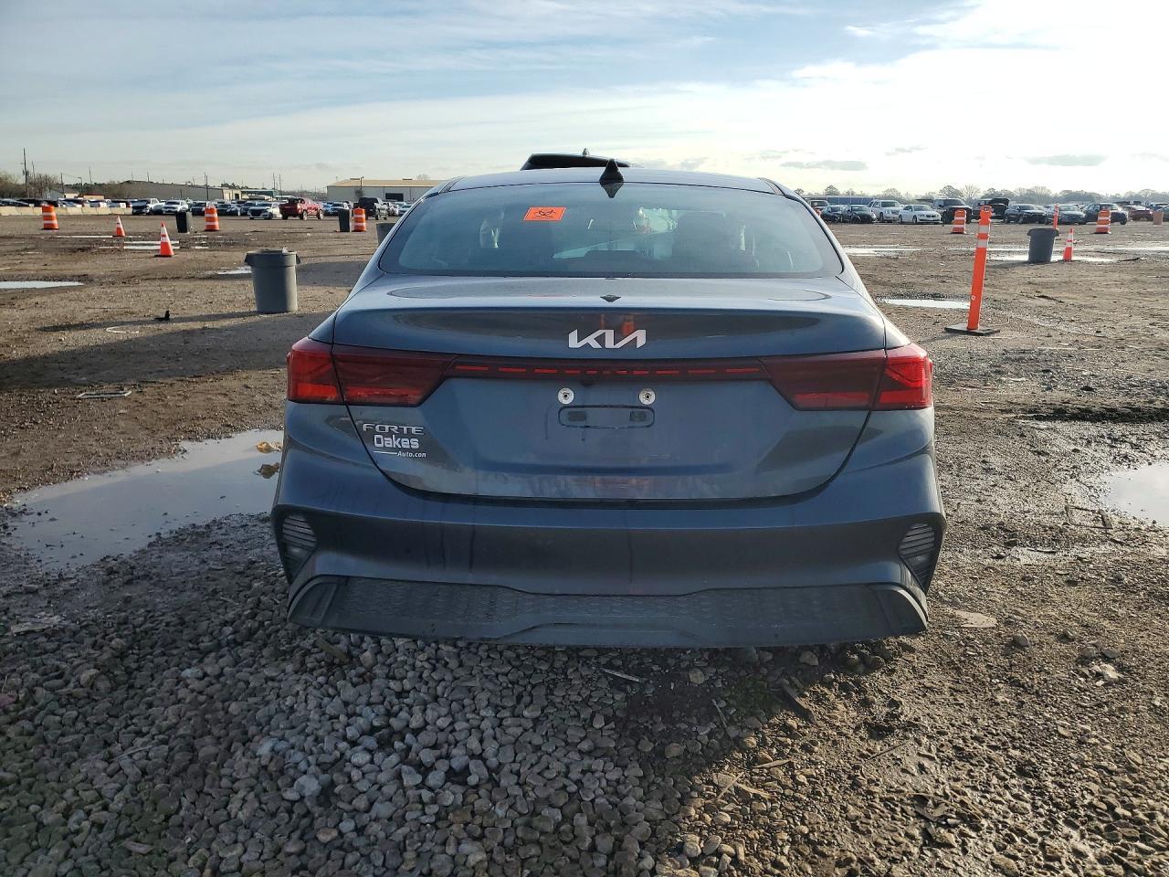 2024 Kia Forte - Image 6