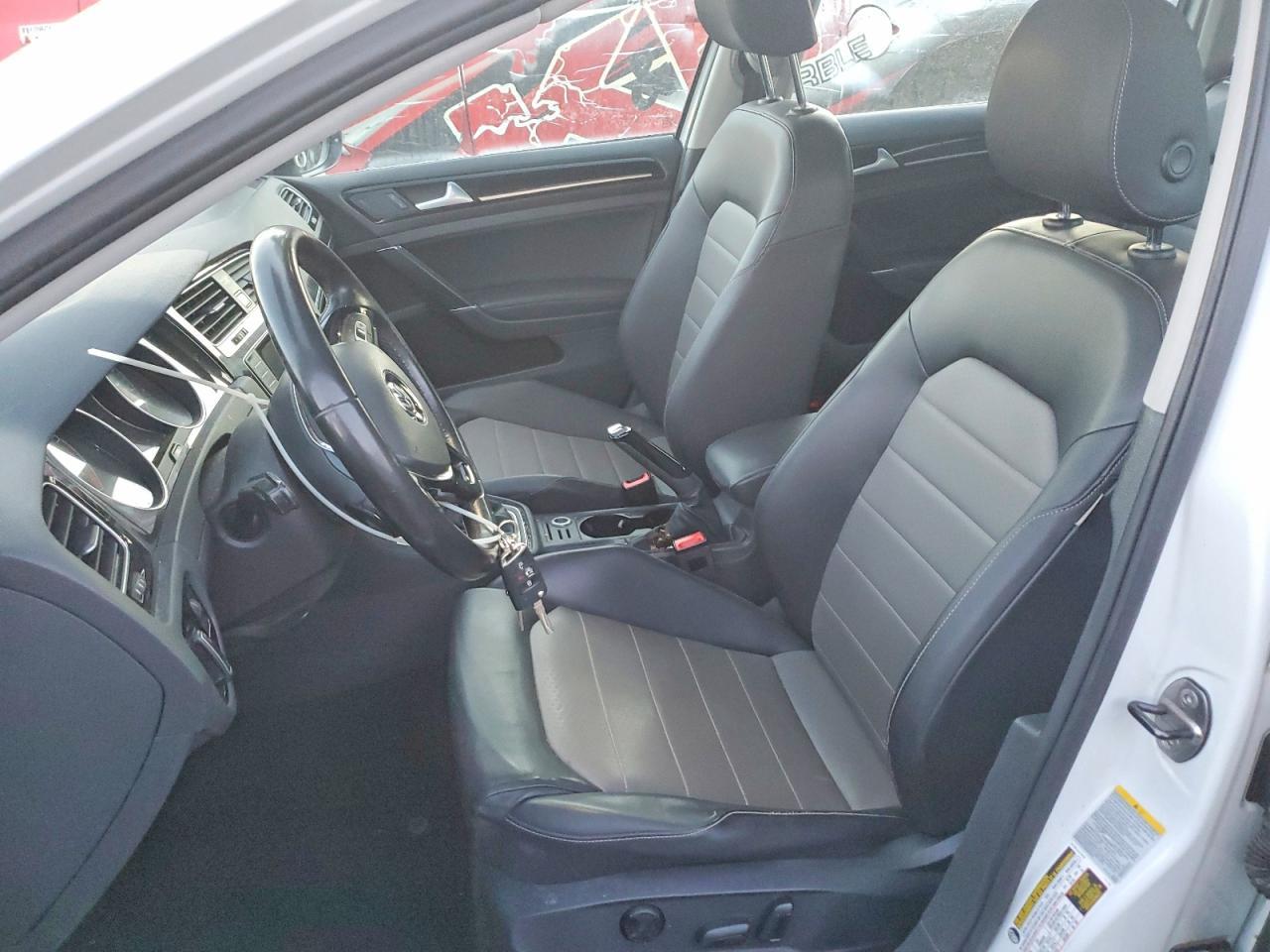 2015 Volkswagen Golf Sportwagen S - Image 7