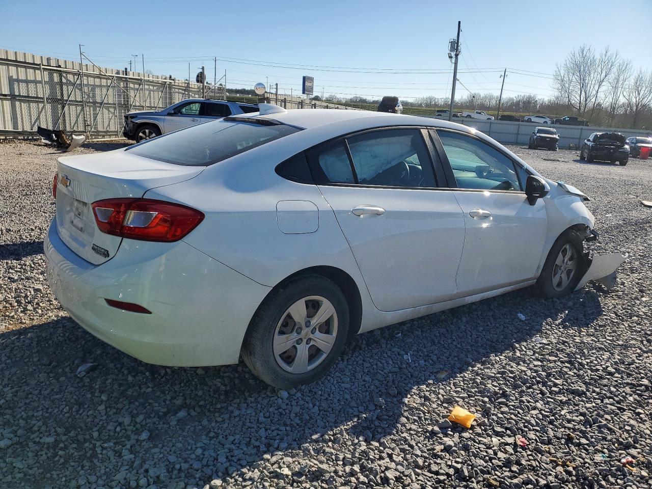 2017 Chevrolet Cruze 4D - Image 3