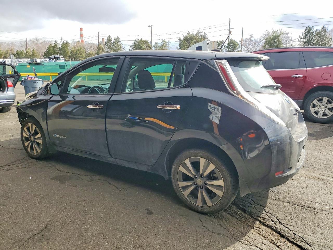 2015 Nissan Leaf S - Image 2