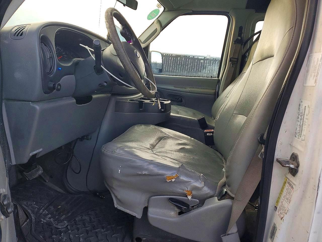 2006 Ford Econoline E150 Van - Фото 7