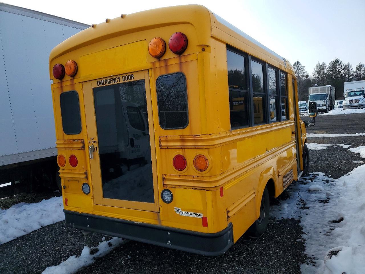 2015 Chevrolet Express School Bus - Фото 4
