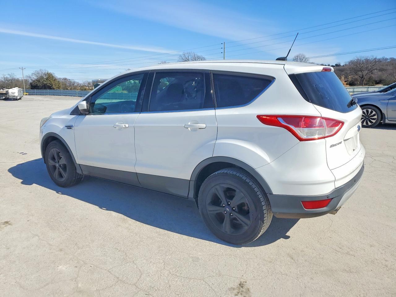 2016 Ford Escape Se - Фото 2