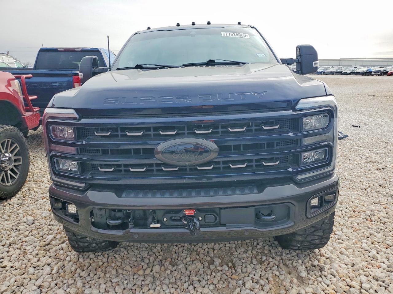 2024 Ford F250 Super Duty - Image 5