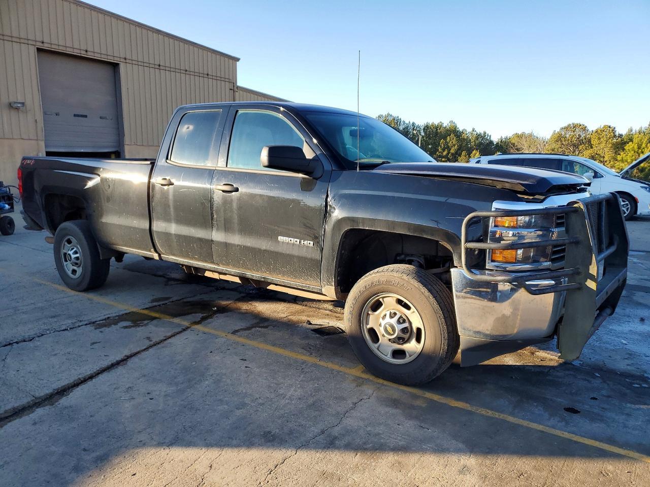 2018 Chevrolet Silverado K2500 Heavy Duty - Image 4