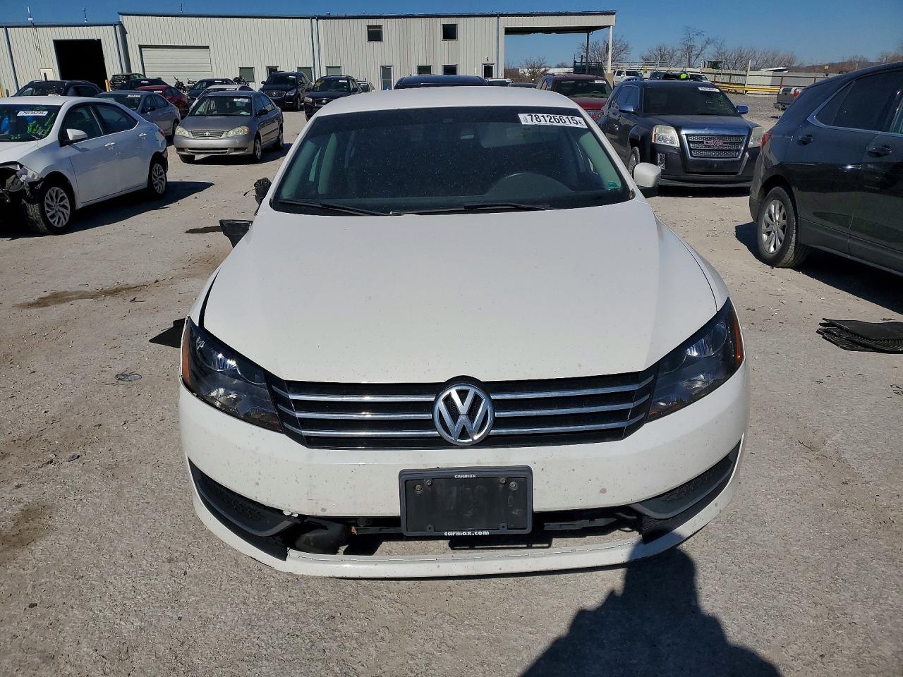 2014 Volkswagen Passat S - Фото 5