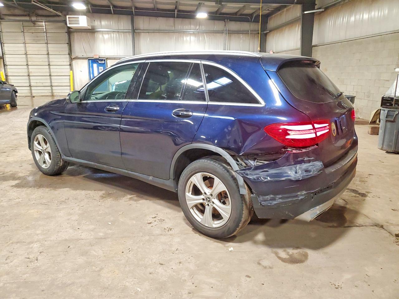 2017 Mercedes-Benz Glc 300 4Matic - Фото 2