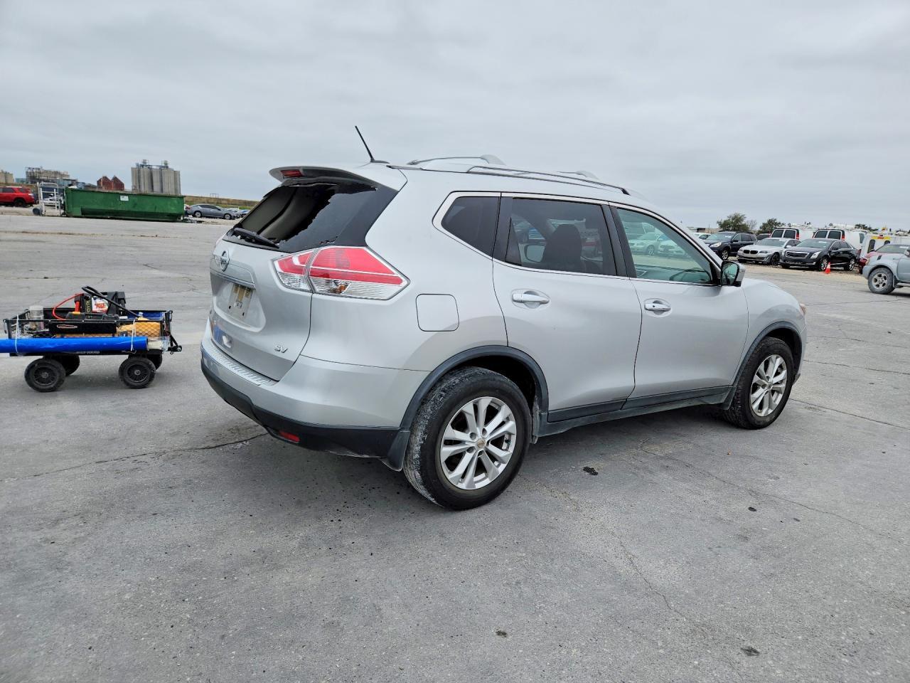 2016 Nissan Rogue - Image 3