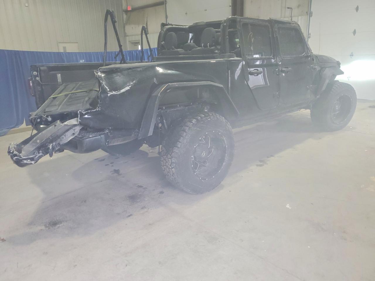 2023 Jeep Gladiator Sport - Image 3