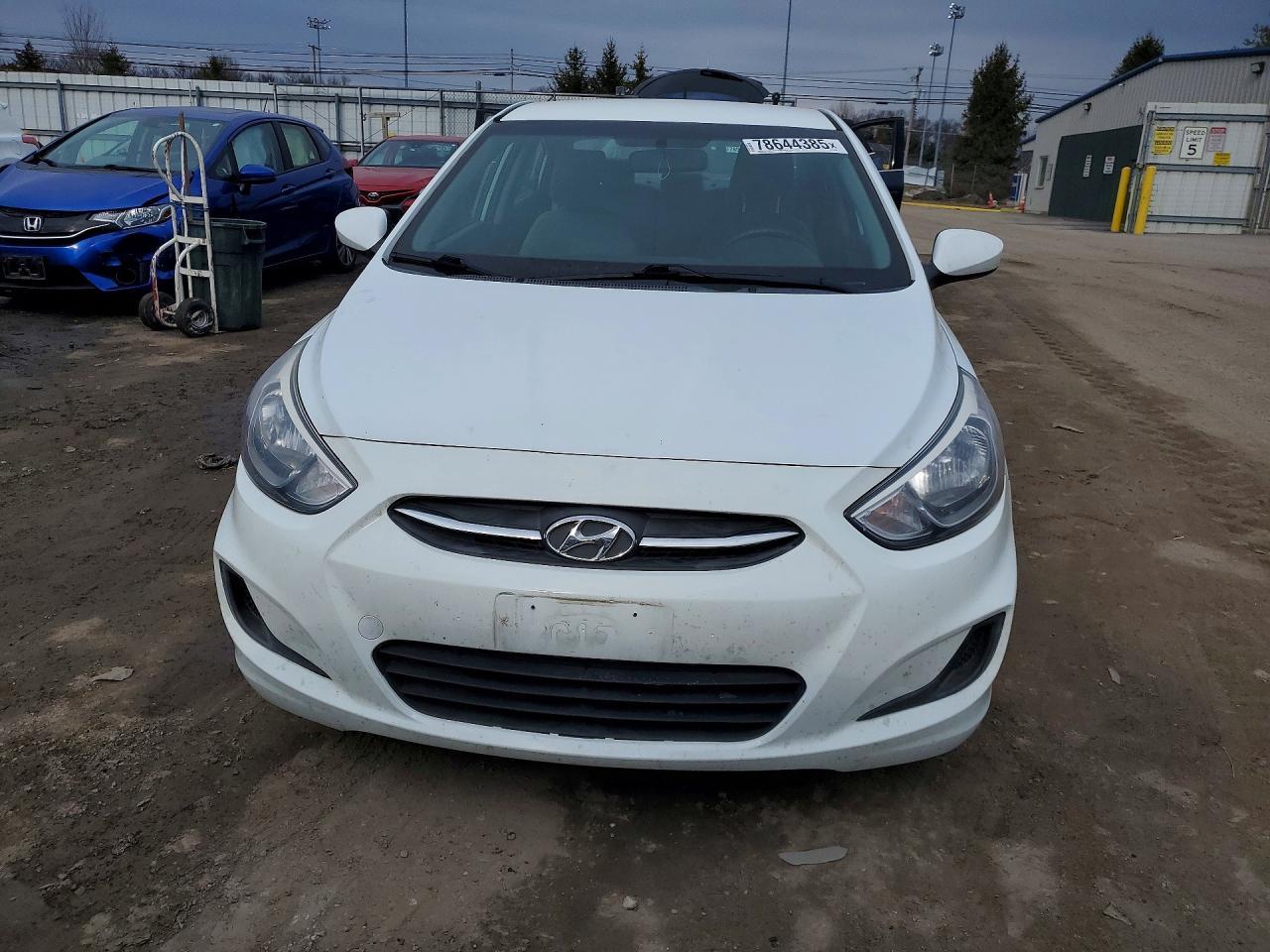 2016 Hyundai Accent Se - Фото 5