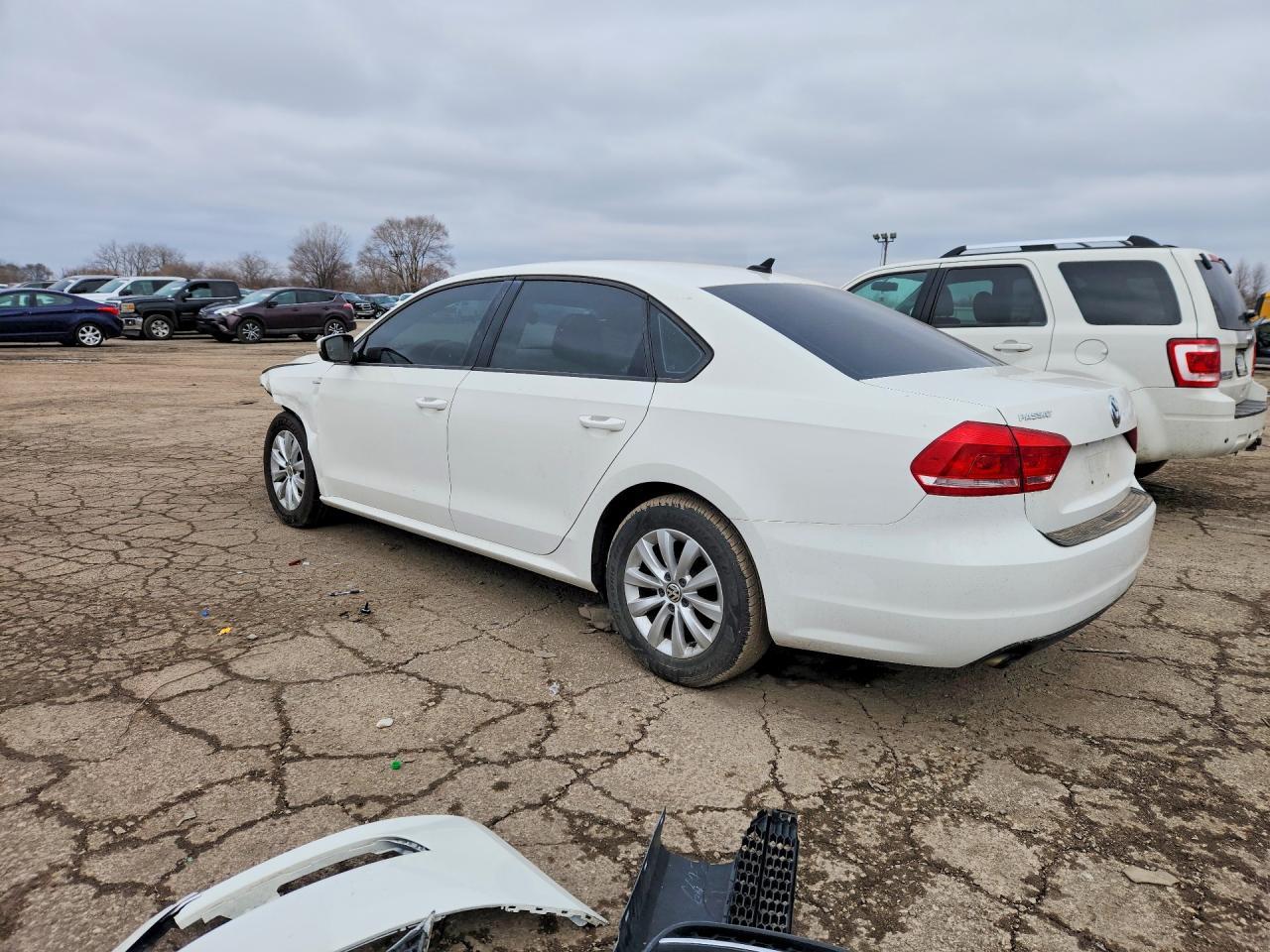 2015 Volkswagen Passat S - Image 2