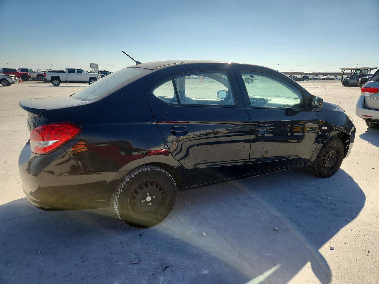 2017 Mitsubishi Mirage - Фото 3