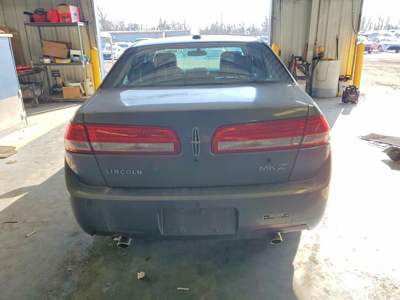 2012 Lincoln Townhouse Mkz - Image 6