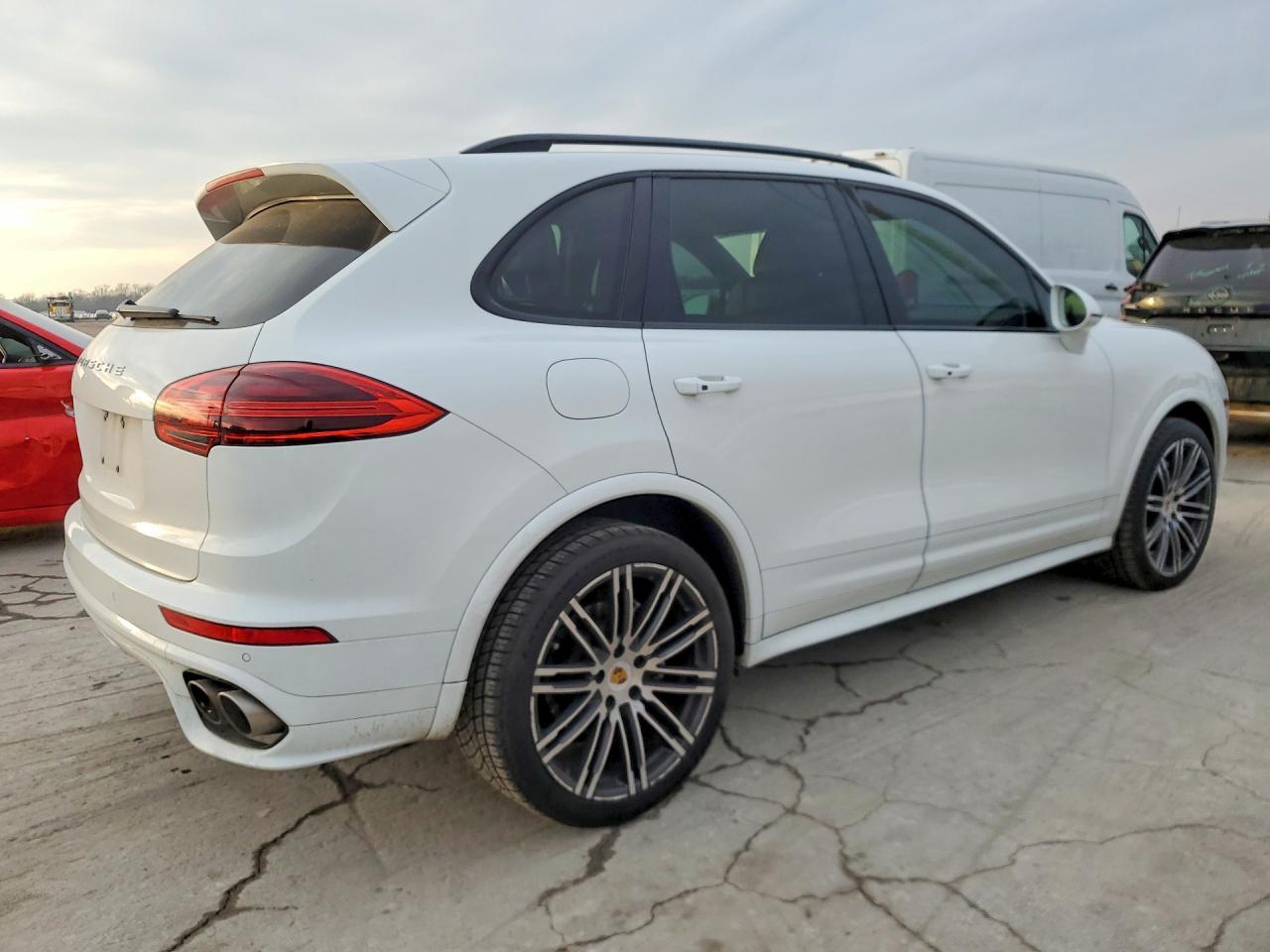 2016 Porsche Cayenne S - Фото 3