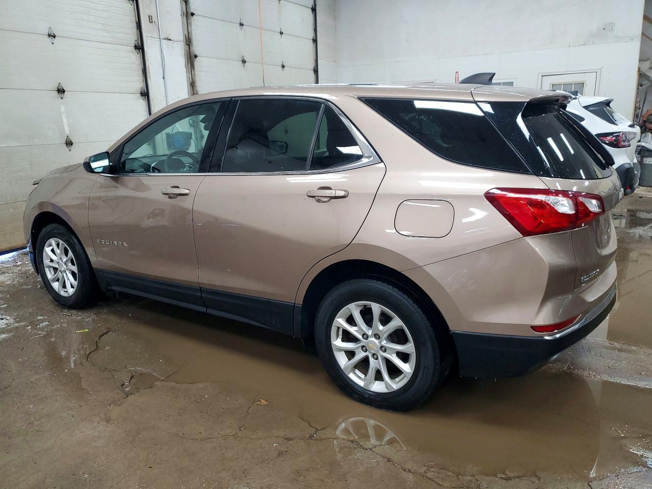 2018 Chevrolet Equinox Lt - Image 2