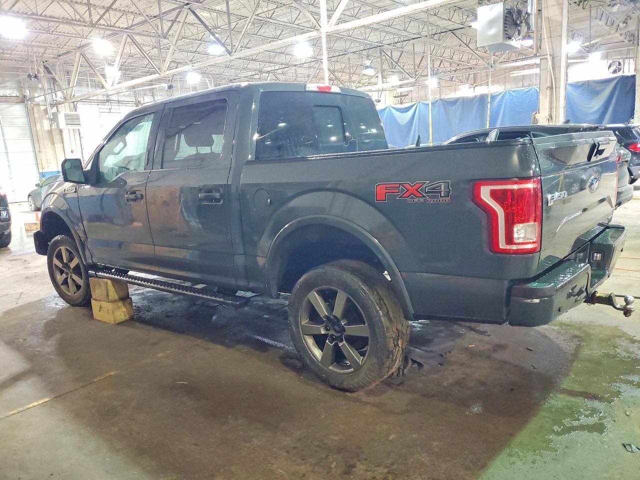 2016 Ford F150 Supercrew - Фото 2