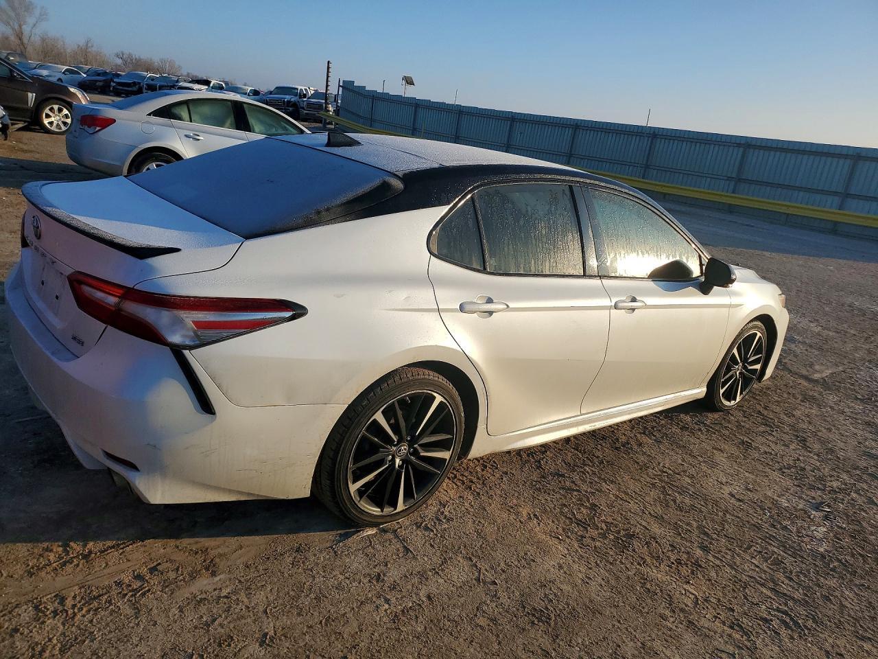 2019 Toyota Camry Xse - Фото 3