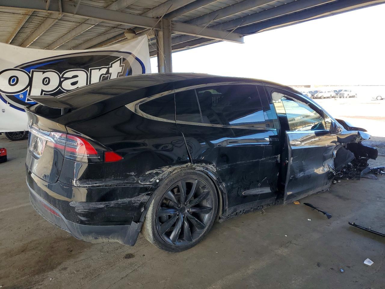 2017 Tesla Model X - Фото 3