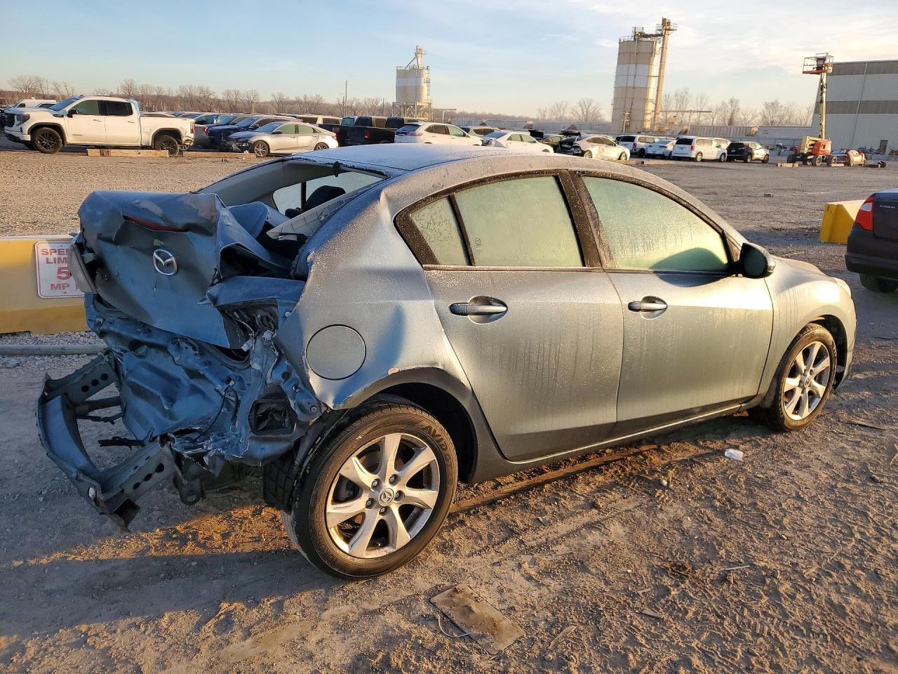 2011 Mazda 3 I - Фото 3