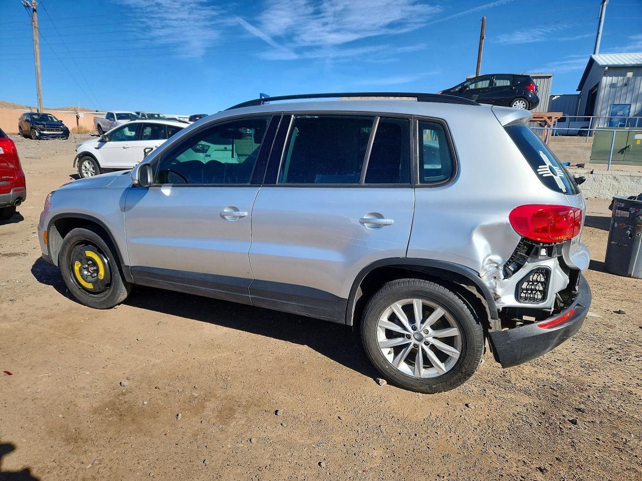 2017 Volkswagen Tiguan S - Фото 2
