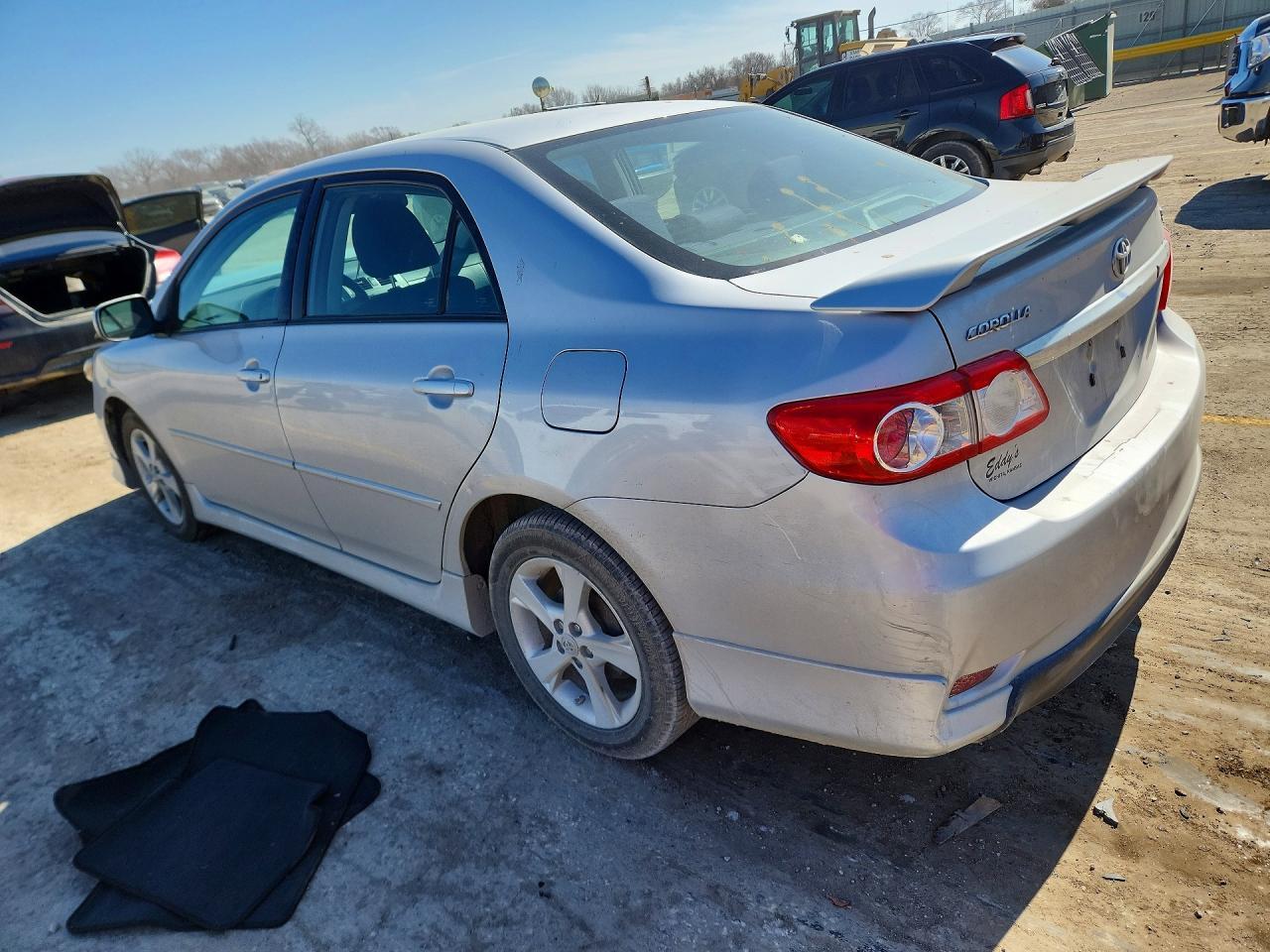 2011 Toyota Corolla S - Фото 2