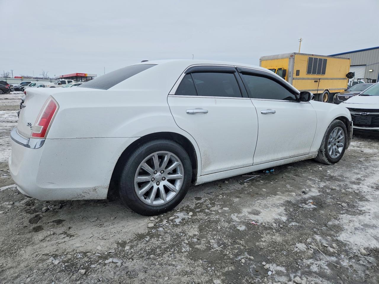 2014 Chrysler 300C - Image 3