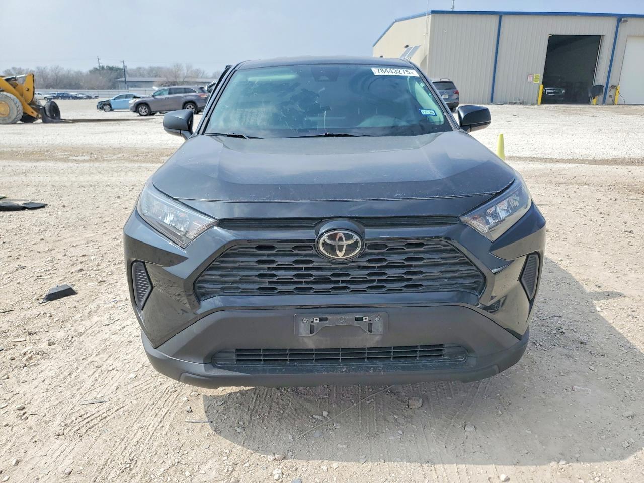 2022 Toyota Rav4 Le - Image 5