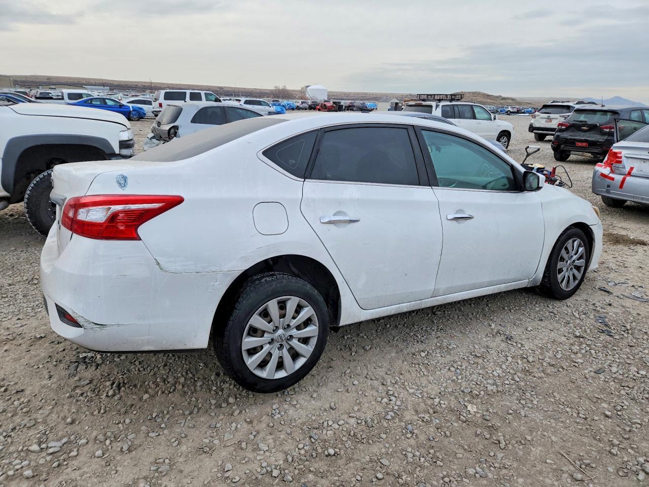2016 Nissan Sentra S - Фото 3