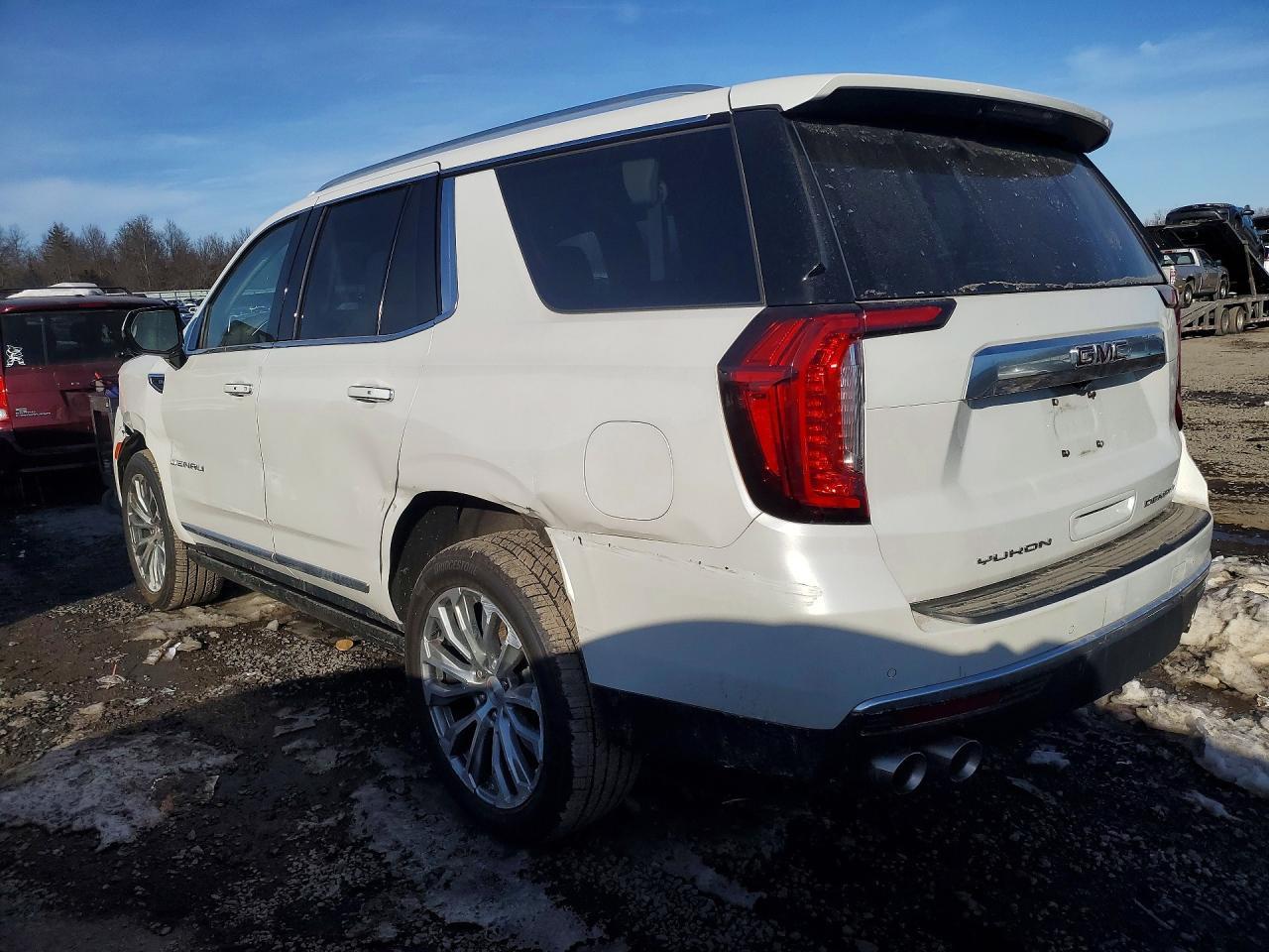 2022 GMC Yukon Denali - Фото 2