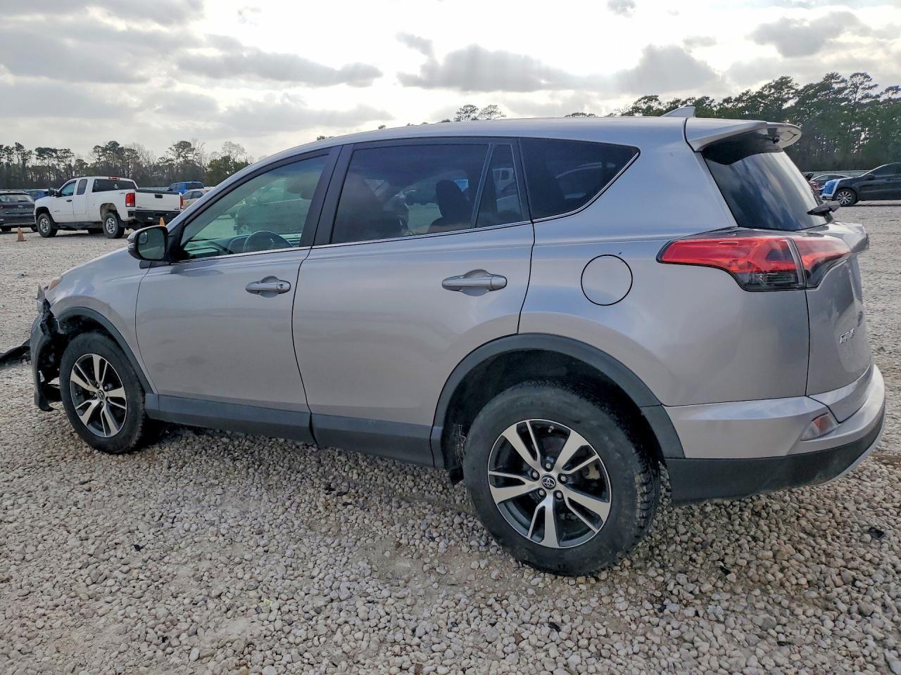 2018 Toyota Rav4 Xle - Фото 2