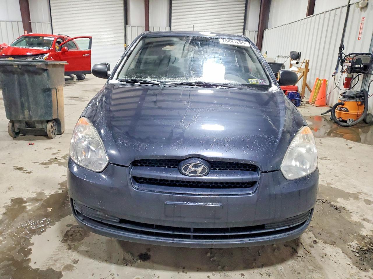 2010 Hyundai Accent Blue - Image 5