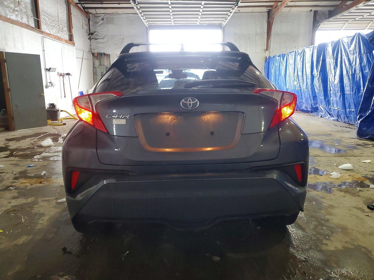 2019 Toyota C-Hr Xle - Image 6