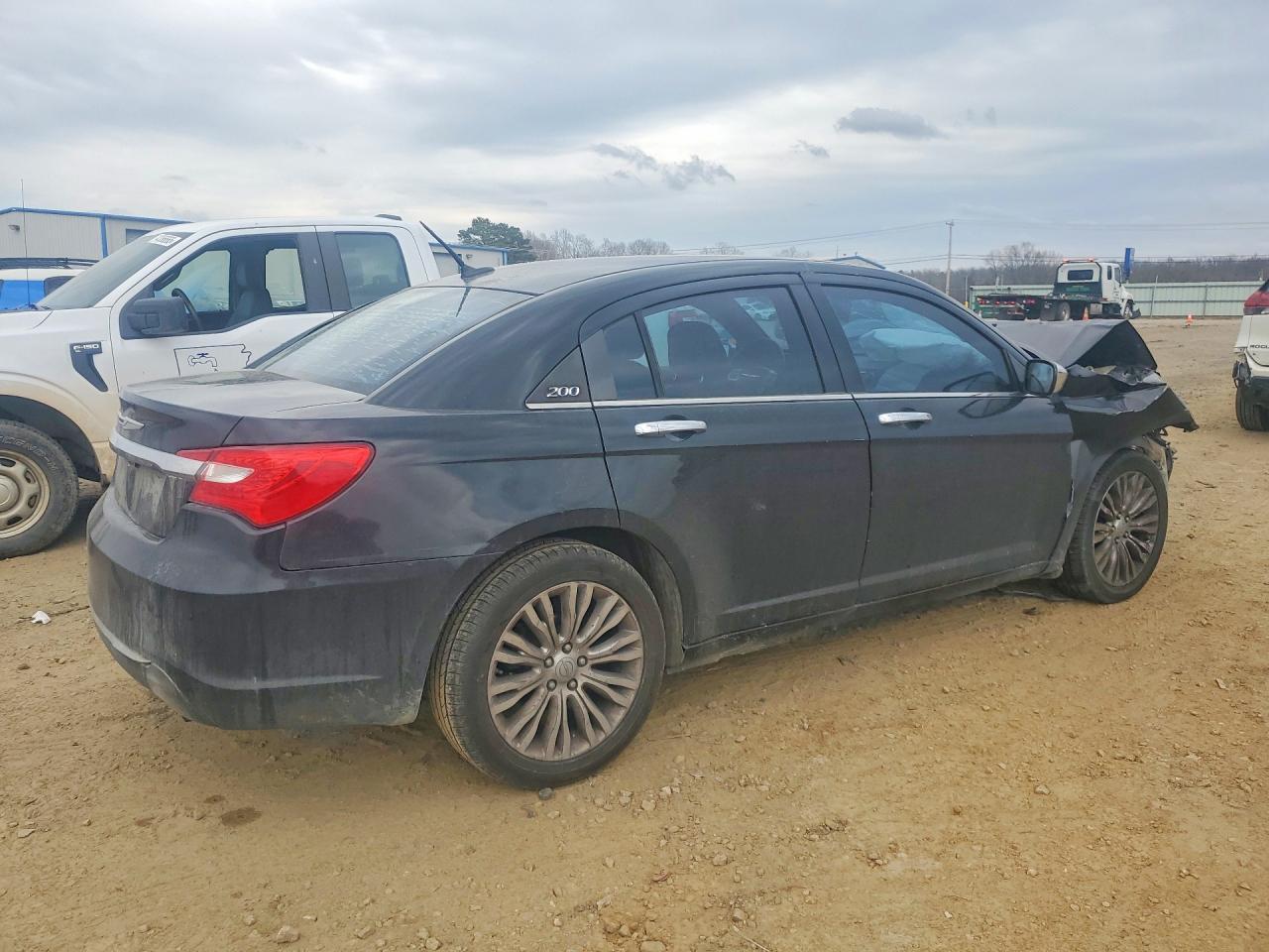 2012 Chrysler 200 Limited - Фото 3