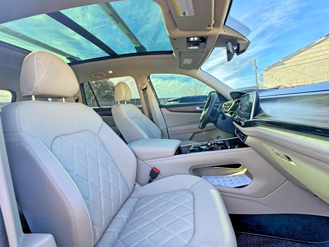 2025 Volkswagen Atlas Sel Premium R-Line - Image 5