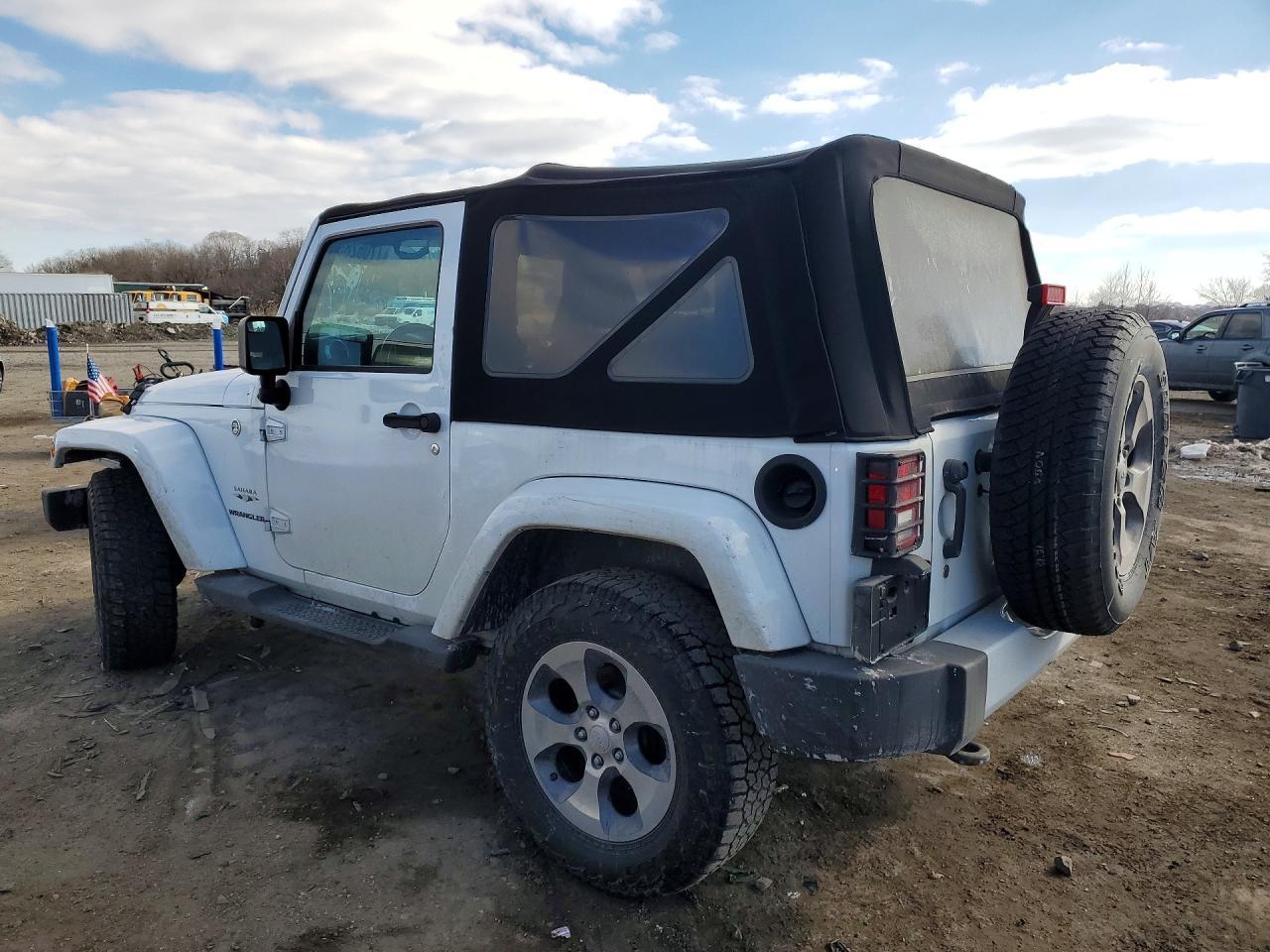 2016 Jeep Wrangler Sahara - Фото 2