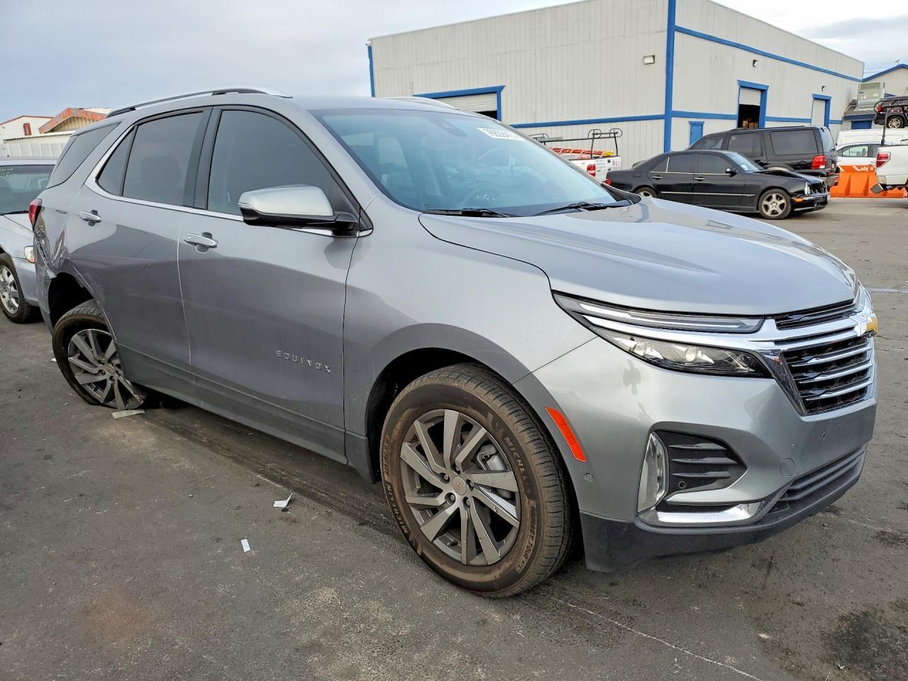 2023 Chevrolet Equinox Premier - Image 4