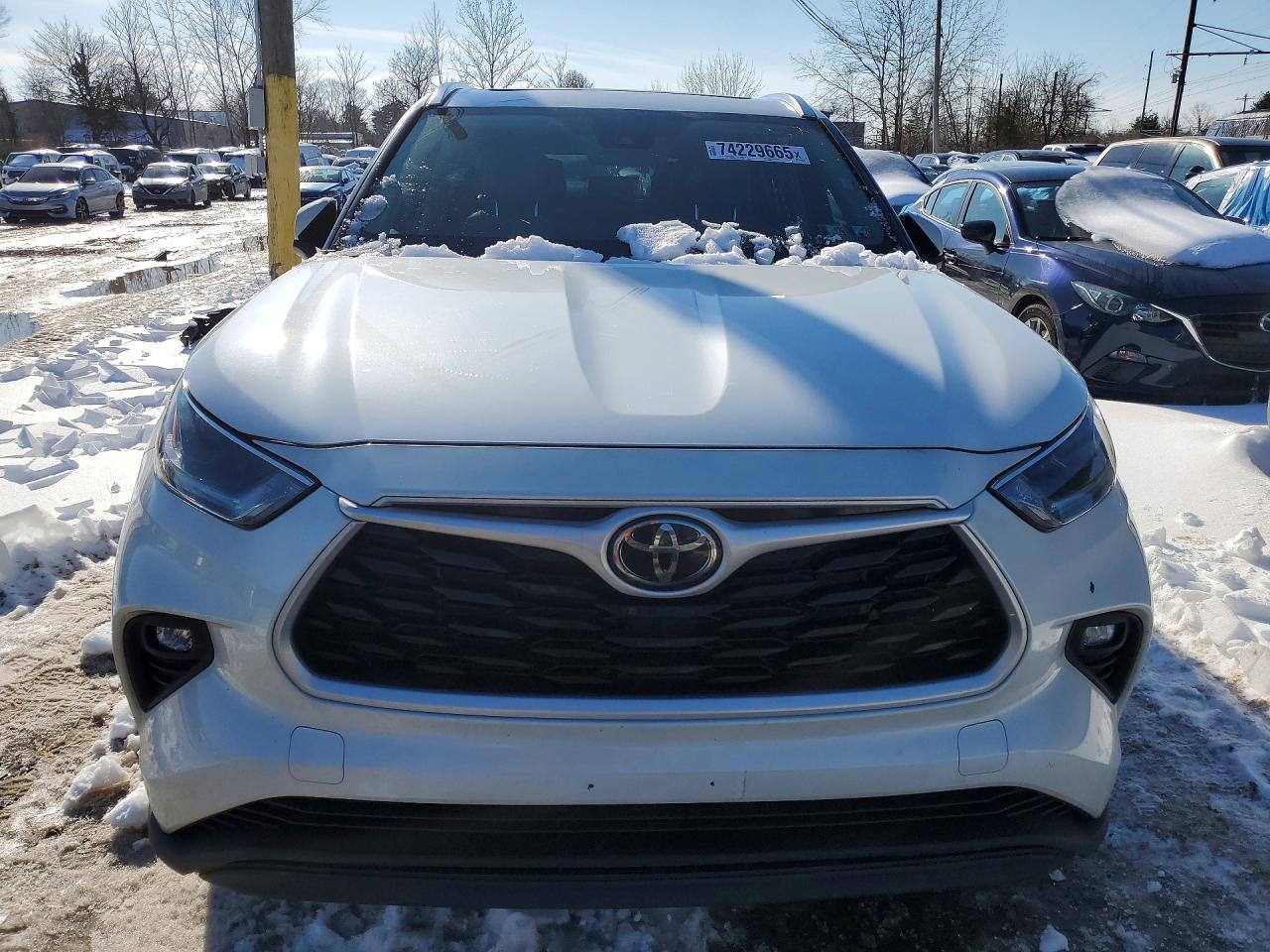 2021 Toyota Highlander Xle - Image 5