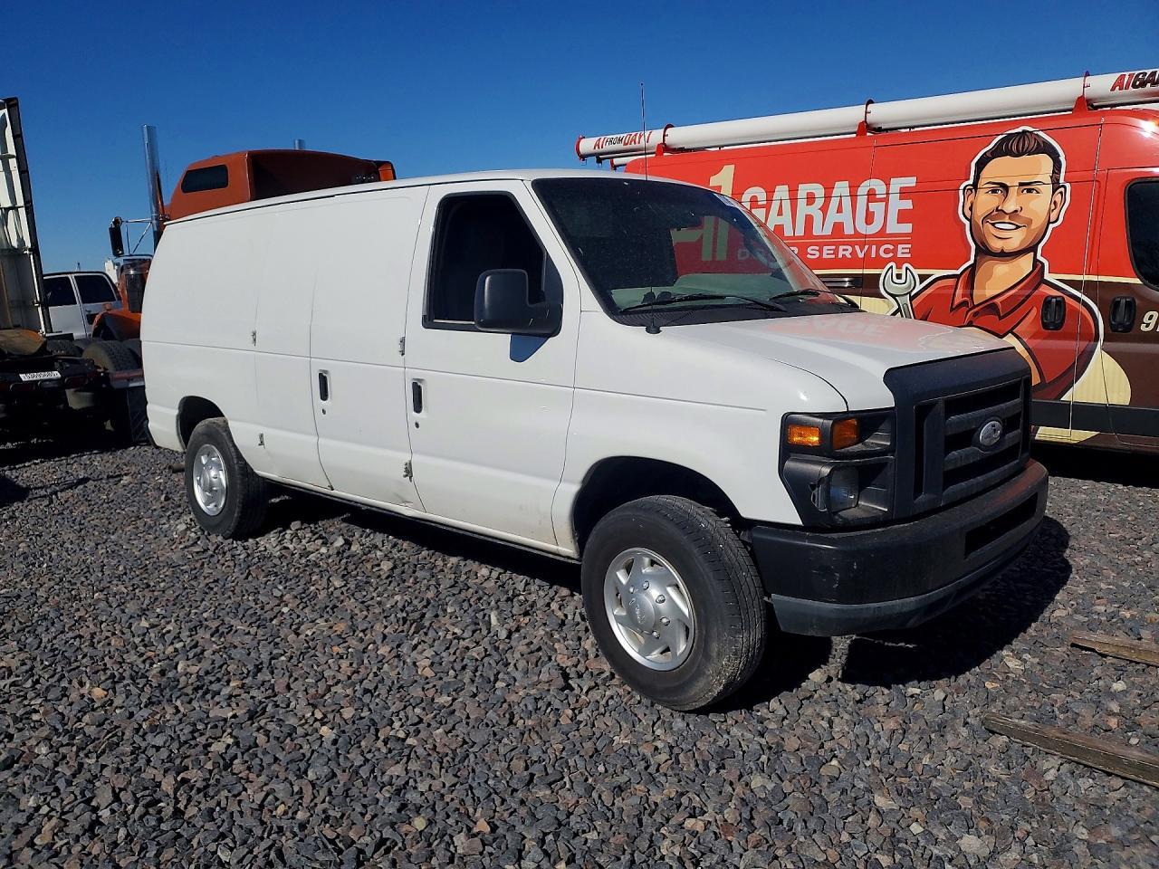 2011 Ford Econoline E250 Van - Фото 4