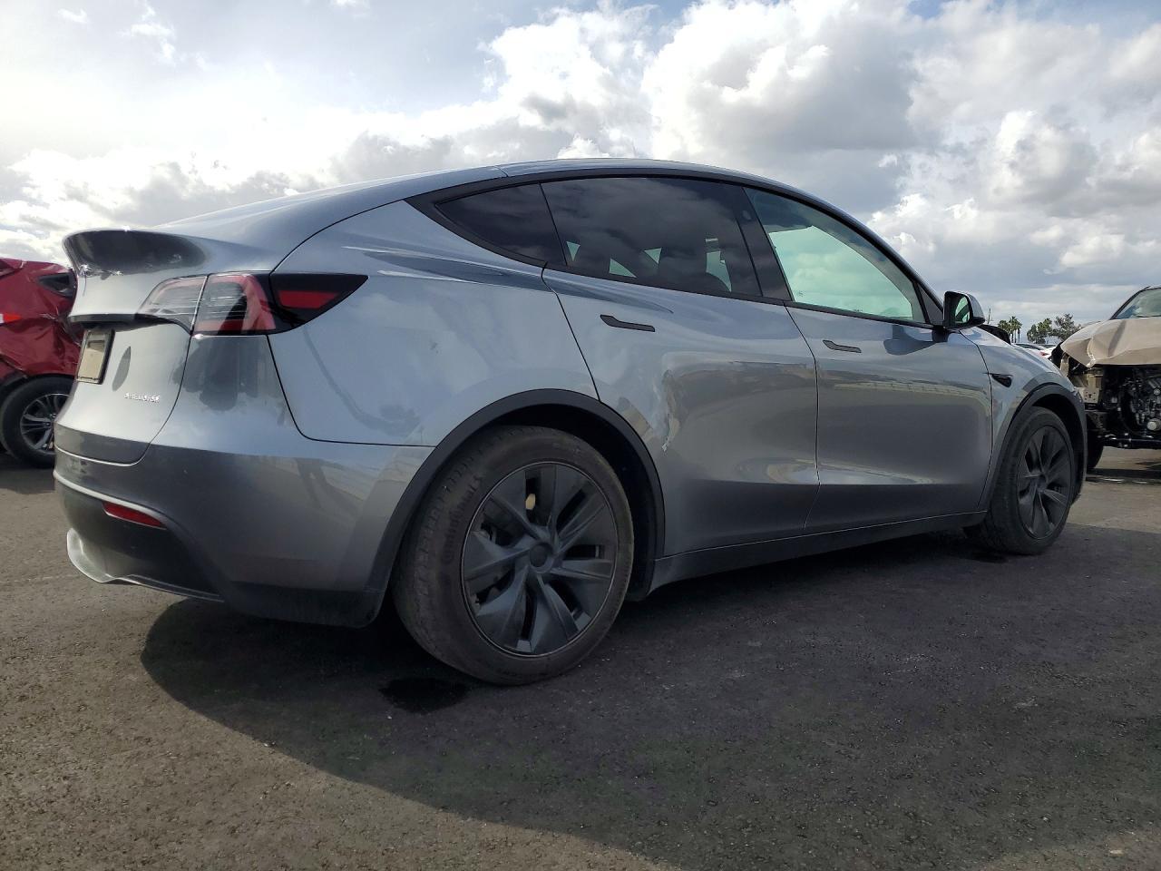2024 Tesla Model Y - Image 3