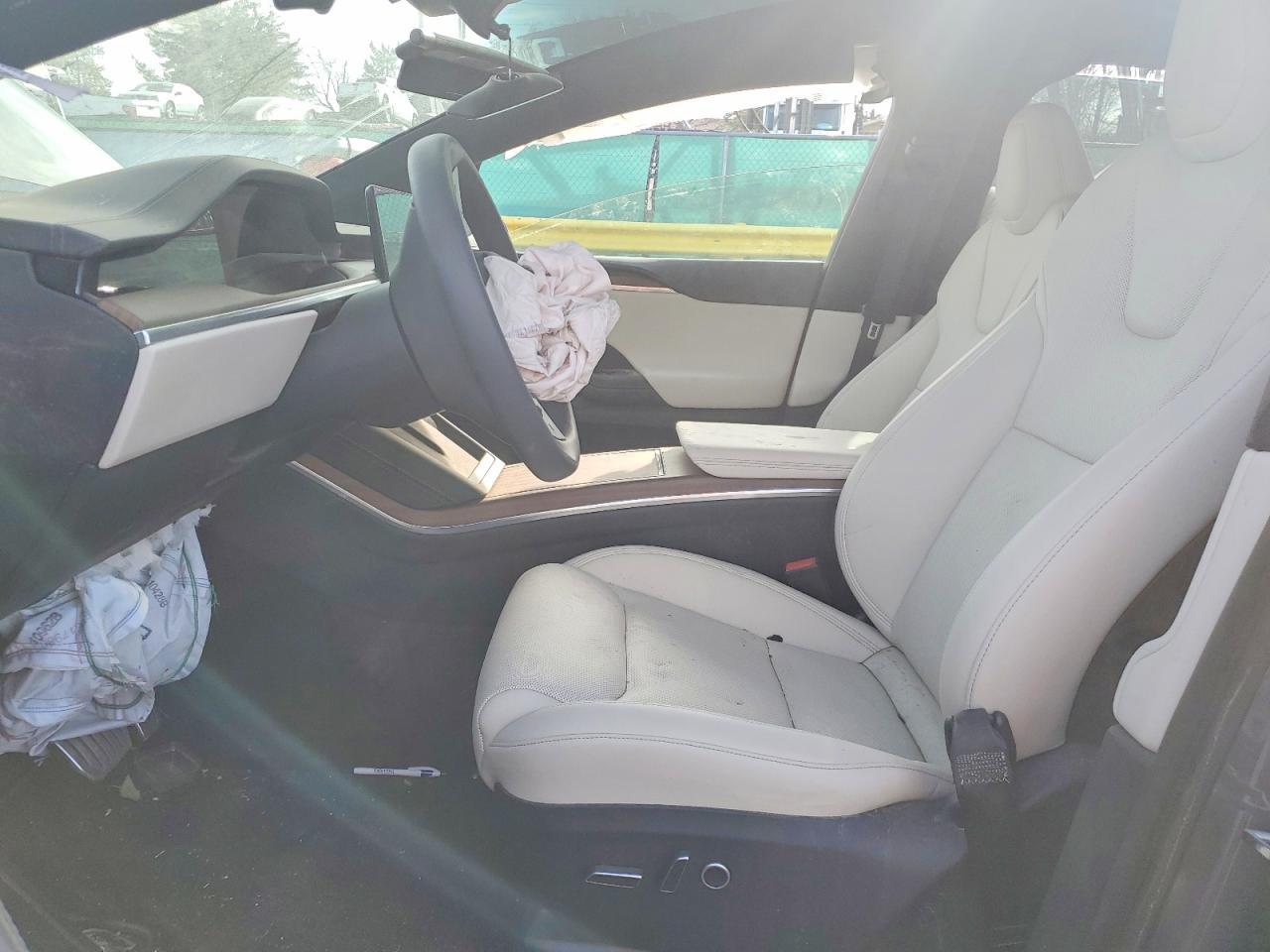 2023 Tesla Model X - Image 7