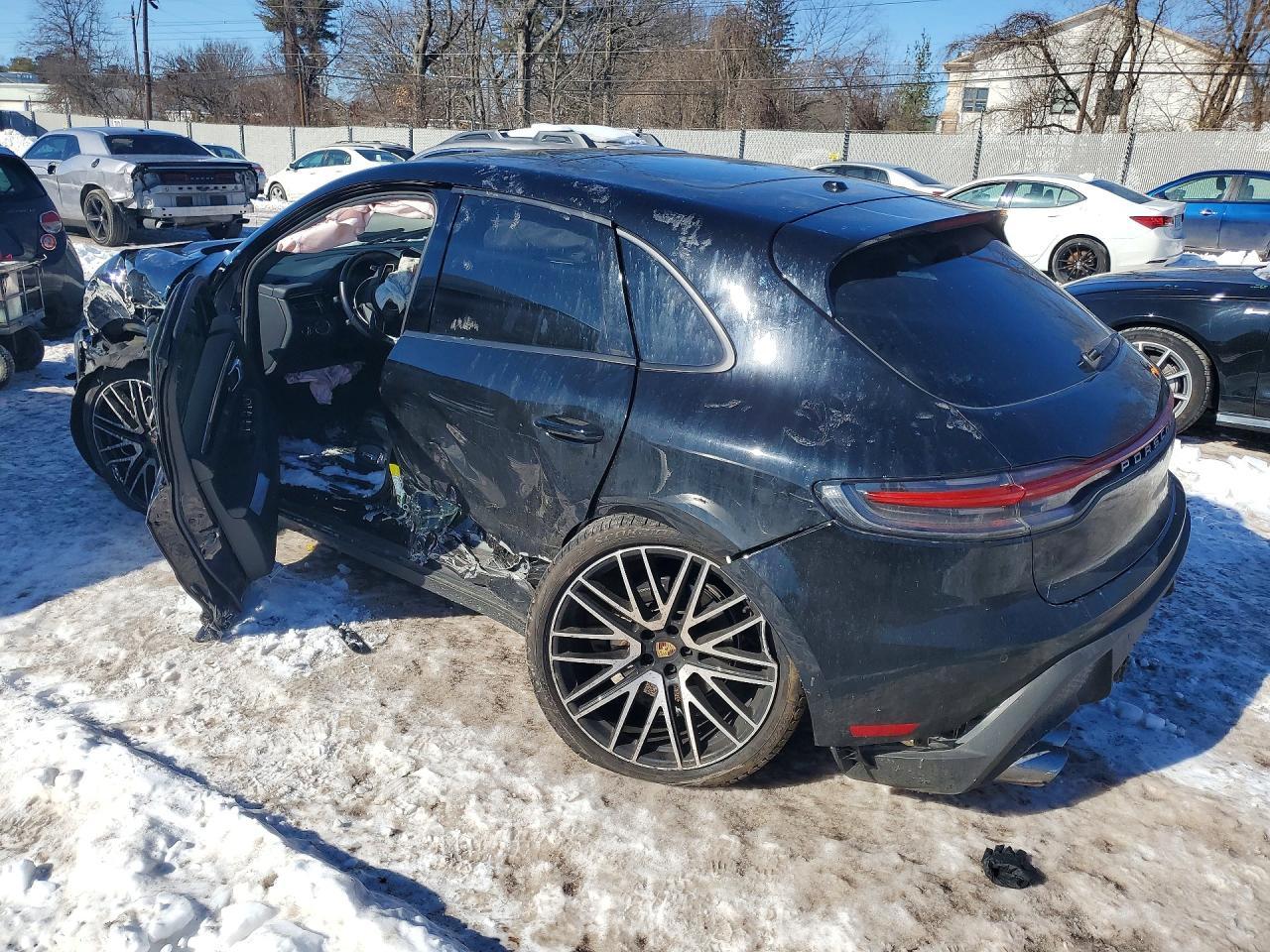 2025 Porsche Macan Base - Фото 2