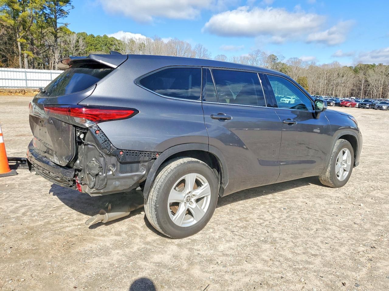 2022 Toyota Highlander L - Фото 3