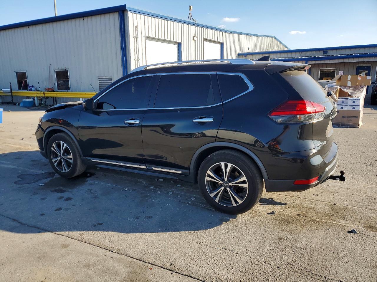 2017 Nissan Rogue Sl - Image 2