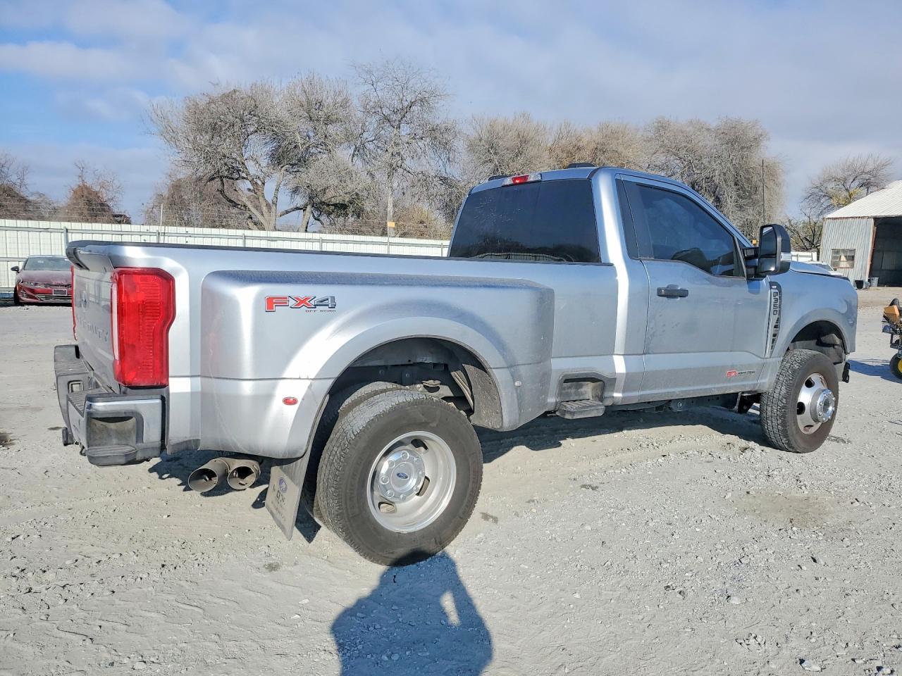 2024 Ford F350 Super Duty - Фото 3