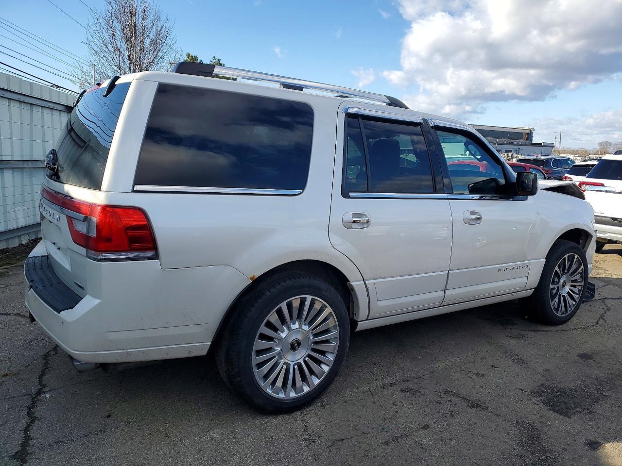 2016 Lincoln Navigator Select - Фото 3