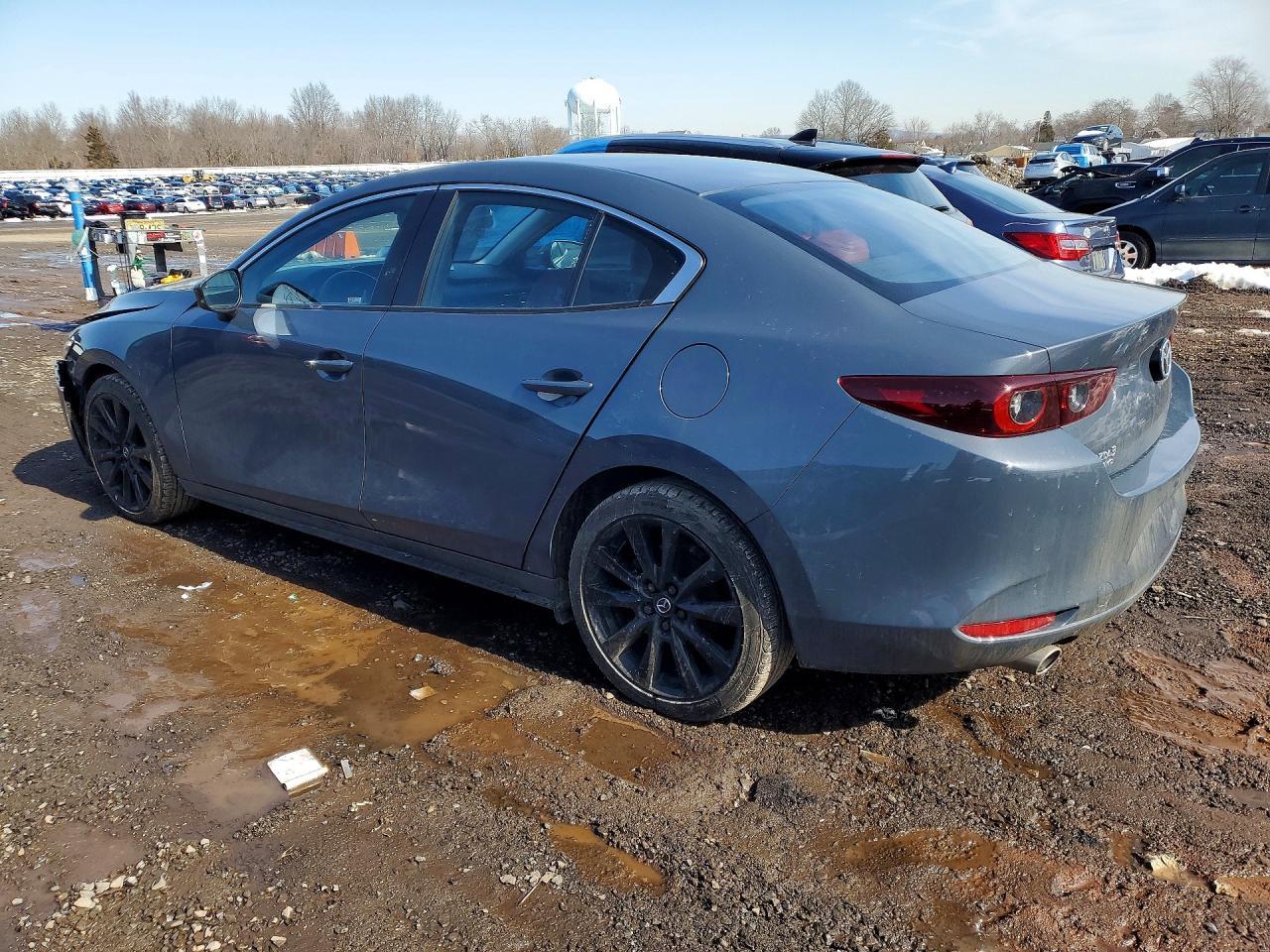 2025 Mazda 3 Preferred - Фото 2